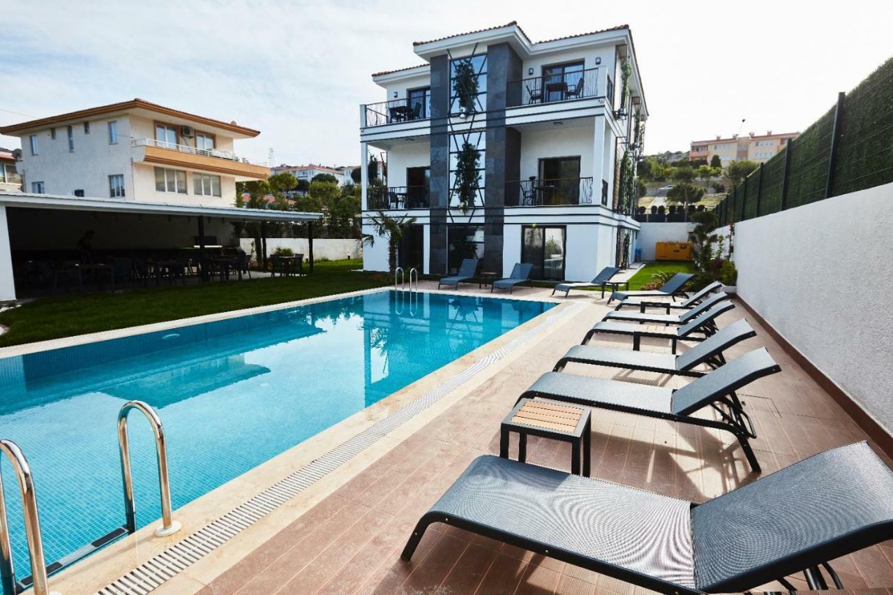 Ruwais Hotel Cesme Bagian luar foto