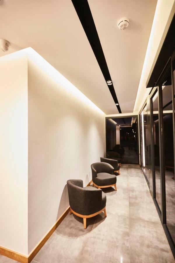 Ruwais Hotel Cesme Bagian luar foto